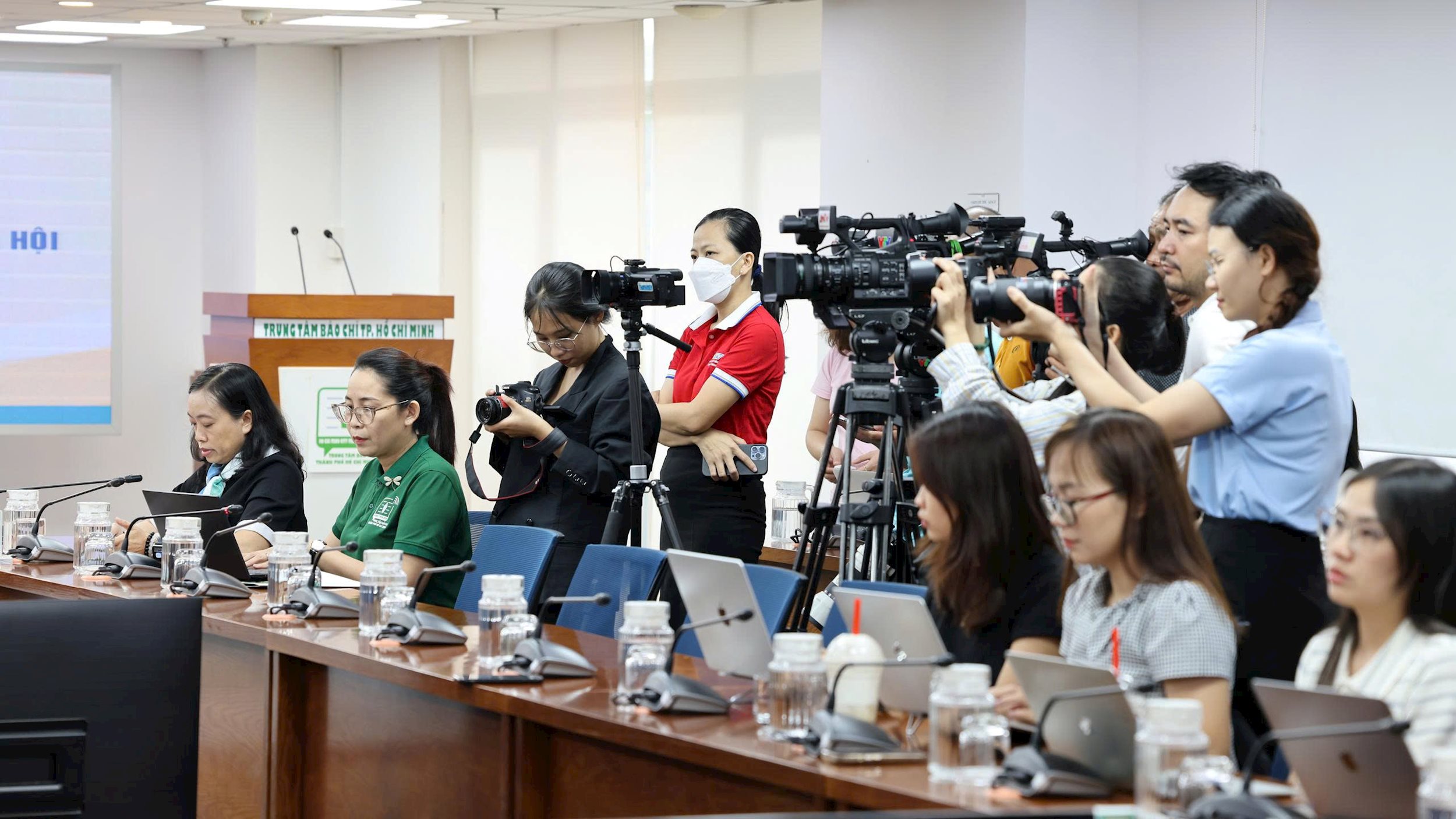 Thông tin các vấn đề kinh tế - xã hội TP.HCM đến ngày 2/10