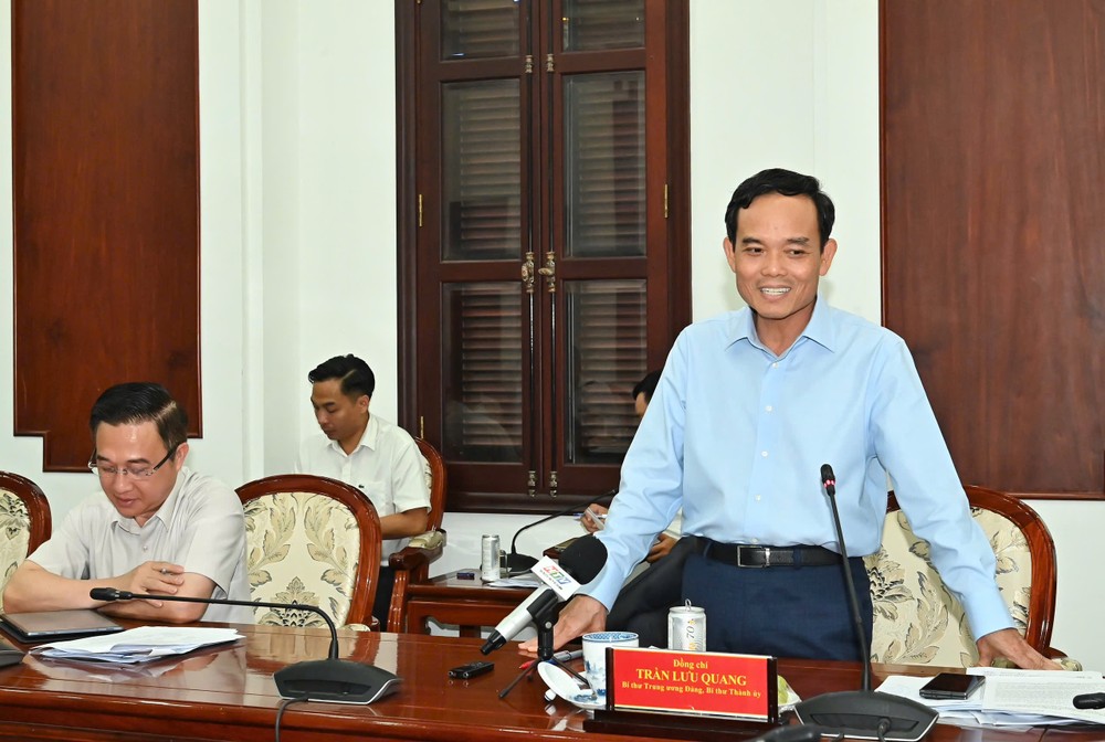 Tran Luu Quang, Sekretär des Parteikomitees von Ho-Chi-Minh-Stadt, erklärte, Wissenschaft und Technologie, Innovation und digitale Transformation seien derzeit die obersten Prioritäten für die Stadt. Foto: SGGP Bí thư TP.HCM Trần Lưu Quang: Áp dụng cơ chế thông thoáng để kêu gọi đầu tư, bố trí hạ tầng cho chuyển đổi số-chuyen-doi-so-Khoa-hoc-cong-nghe.jpeg