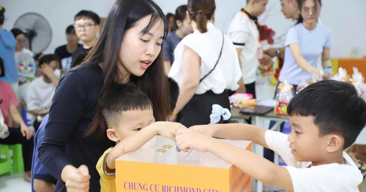 TPHCM tiếp nhận hơn 42 tỷ đồng hỗ trợ đồng bào khắc phục bão lũ