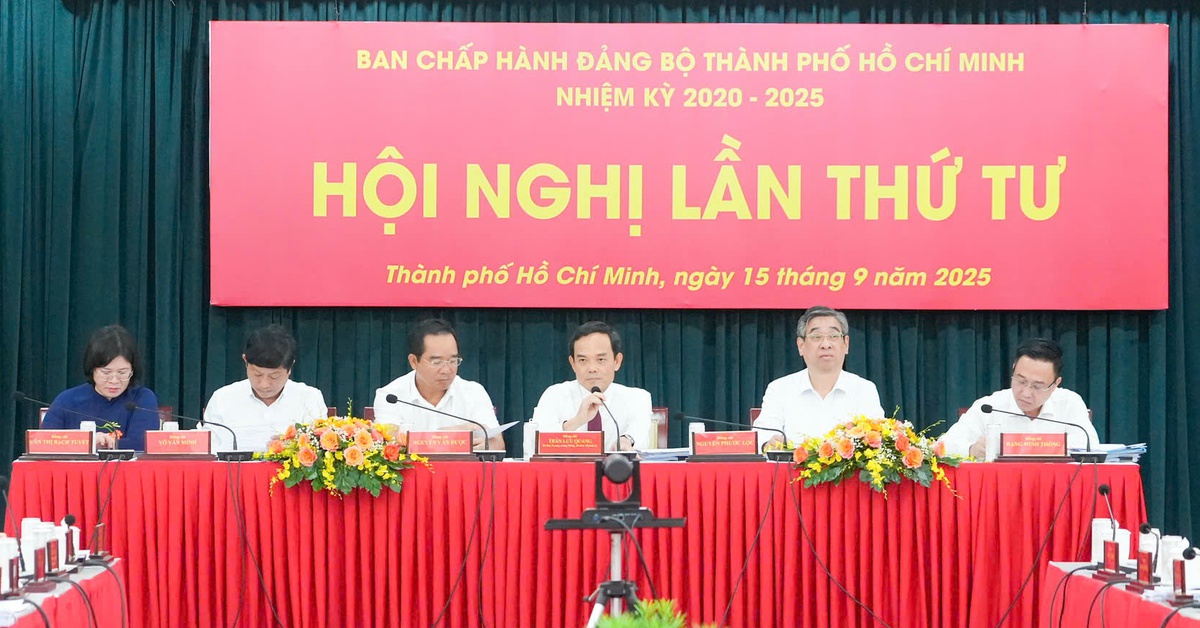 TP.HCM không nhận quà tặng và hoa chúc mừng Đại hội Đảng bộ lần thứ I