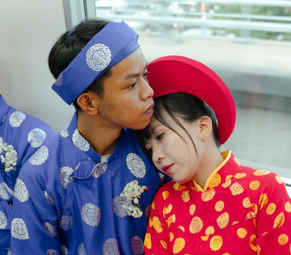 Cặp đôi hạnh phúc trong ngày cưới. Ảnh: HN lễ cưới tập thể .JPG