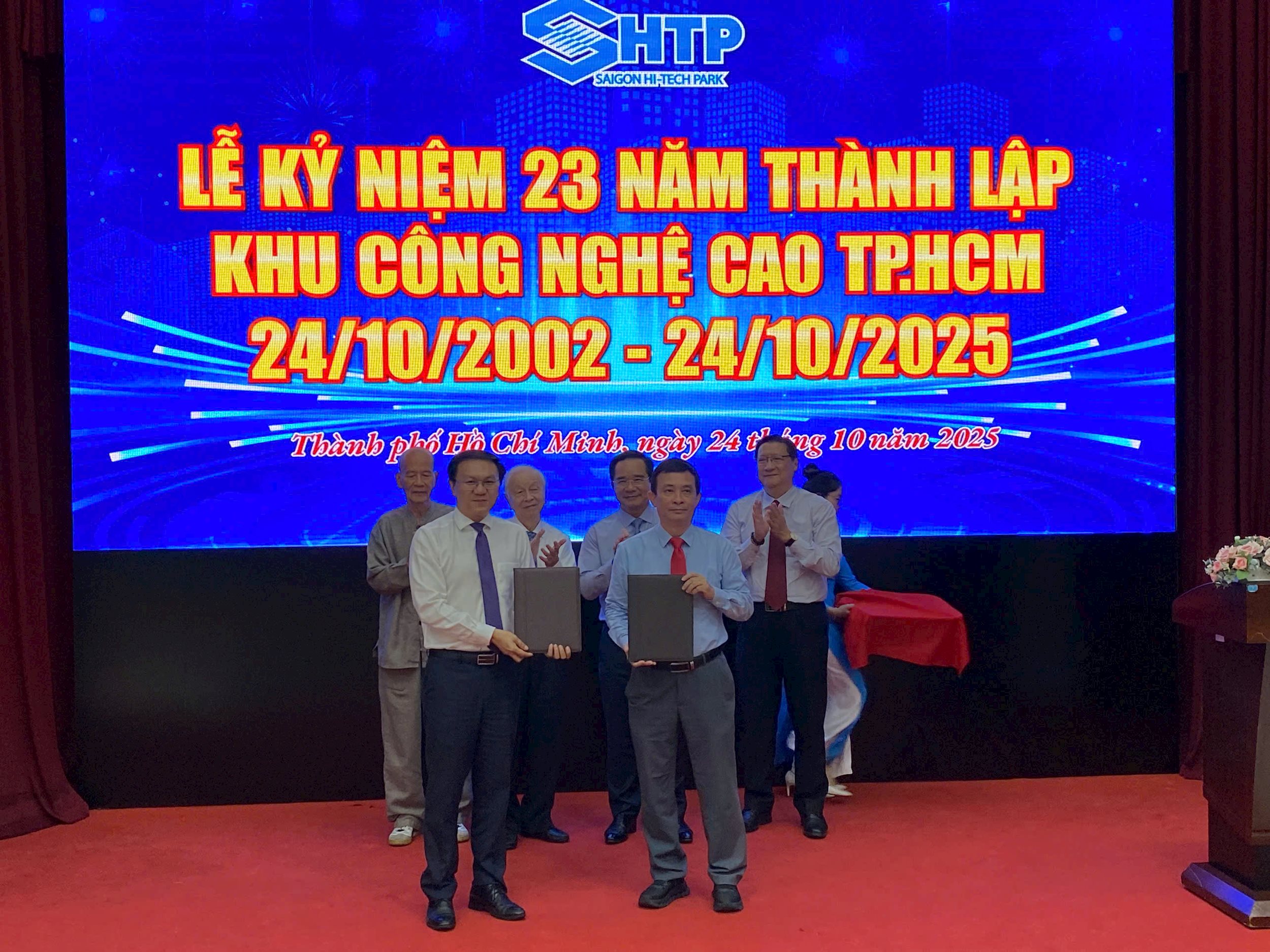 a9636df2-ee89-4d69-83ed-01b11041b320.jpg