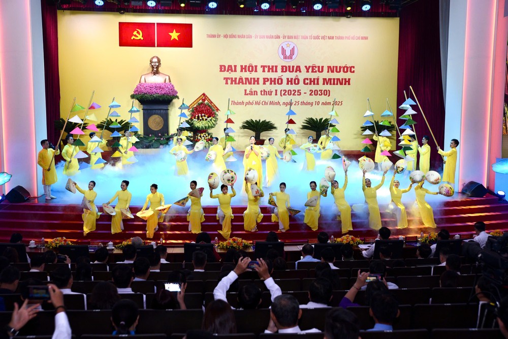 Một tiết mục văn nghệ tại Đại hội. Ảnh: TRẦN LINH thi-dua-yeu-nuoc-18.jpg