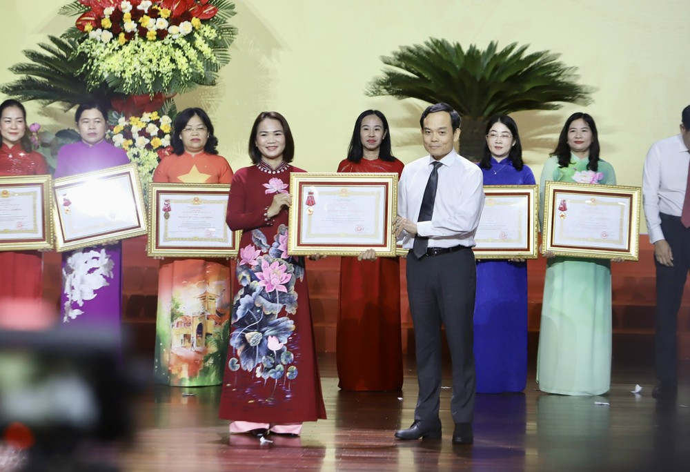 thi-dua-yeu-nuoc-26-1329-9774.jpg