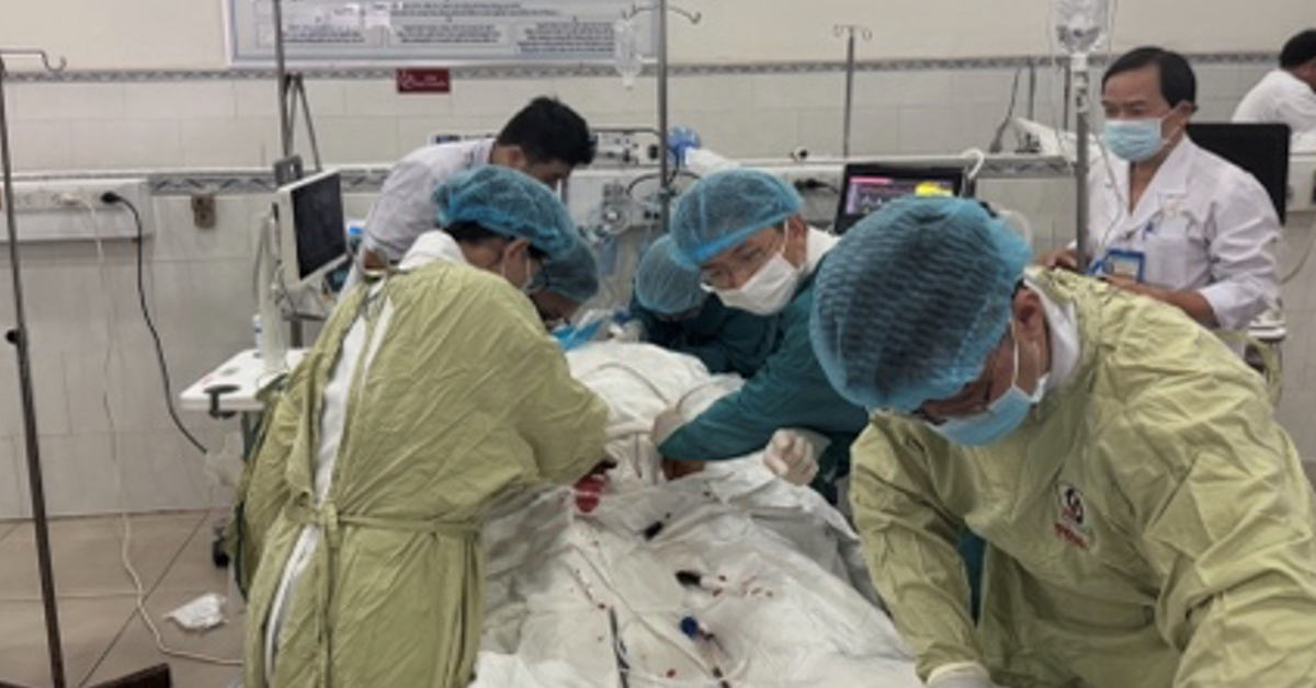 Lần đầu tiên TP.HCM áp dụng quy trình E-CPR, cứu sống bệnh nhân đã ngưng tim, ngưng thở