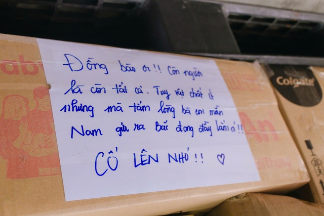 TPHCM gửi hơn 70 tấn hàng cứu trợ đến đồng bào bị ảnh hưởng bão, lũ- Ảnh 2.