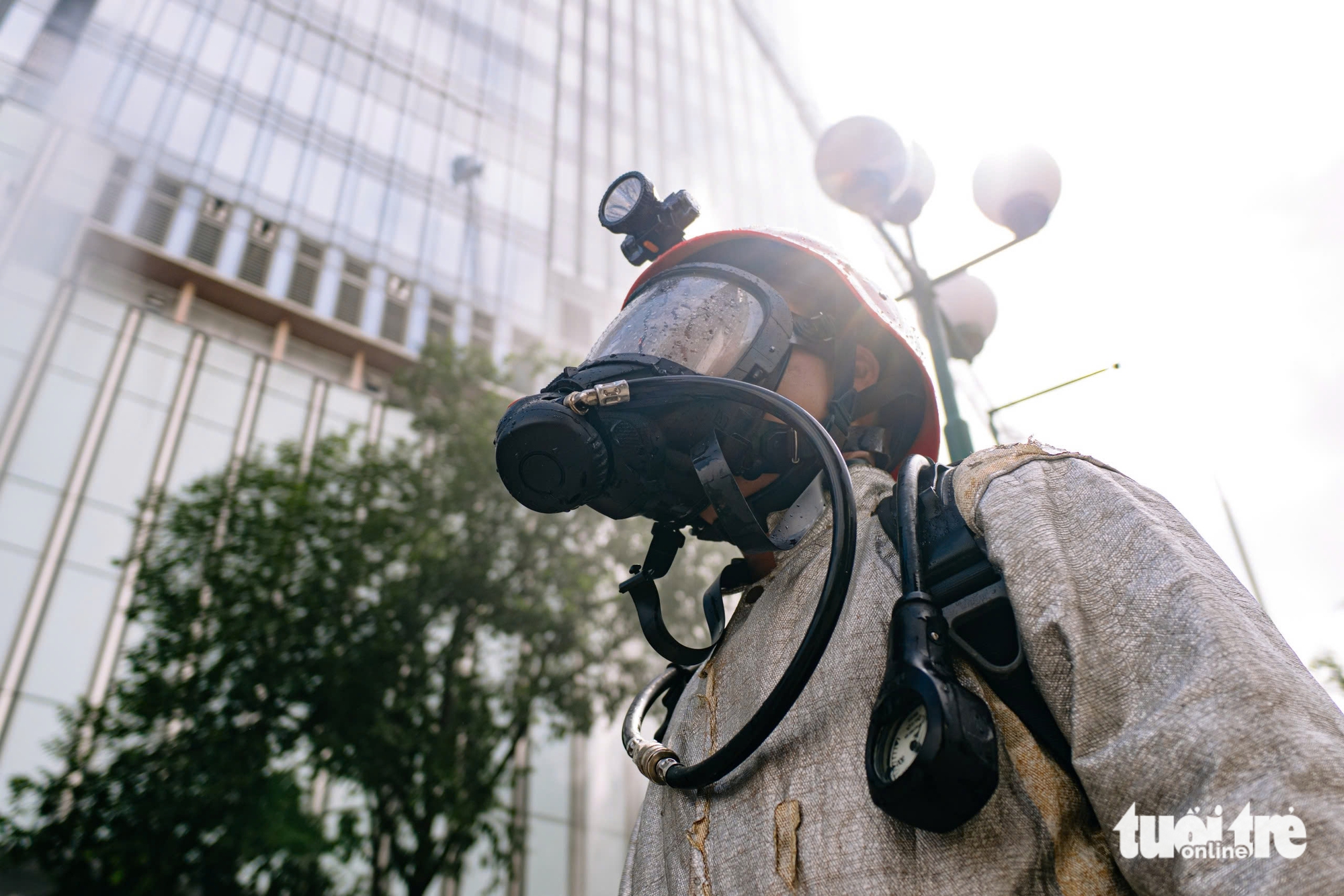 Diễn tập chữa cháy và cứu nạn, cứu hộ tại tòa nhà Saigon Centre - Ảnh 11.