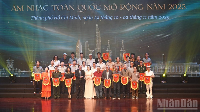 Tổng hợp thông tin báo chí liên quan đến TP. HCM ngày 31/10/2025