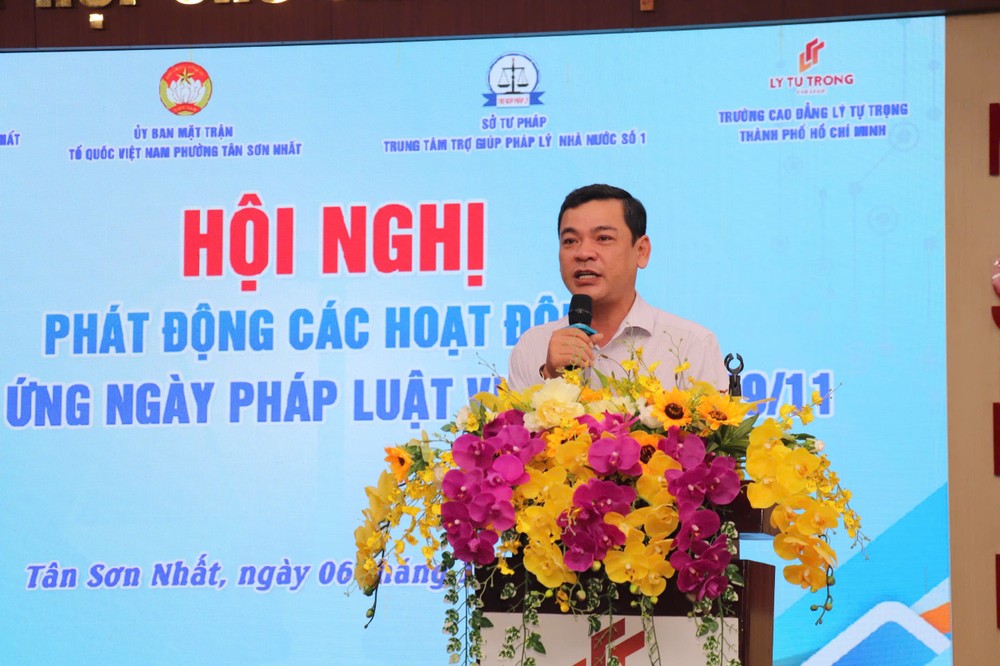 Пан Лам В'єт Тхао, заступник голови Народного комітету округу Тан Сон Нят, наголосив: z7195095803624_e809a053edeedb81259ca944274c2f59.jpg