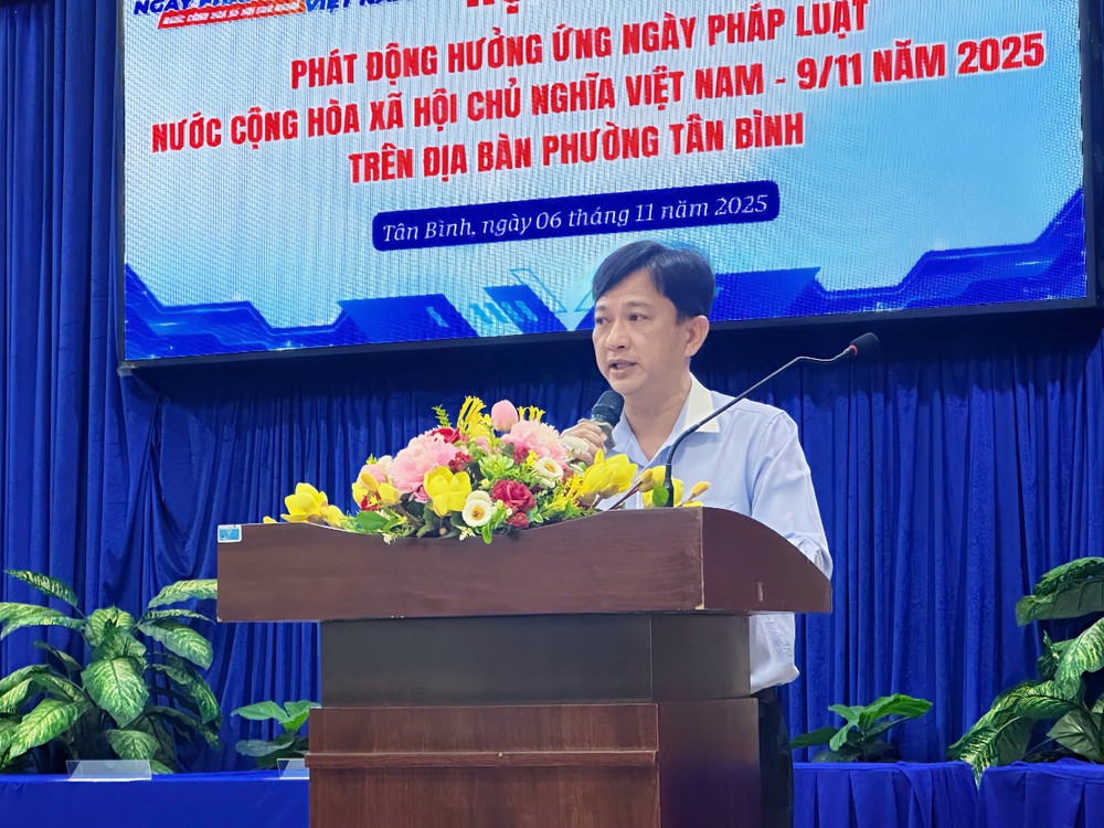 Пан Нгуєн Хак Нгуєн, віце-голова народного комітету округу Тан Бінь, місто Хошимін. z7195238658474_5a893ce870a56dc1b0d0e1b38bdaa500.jpg