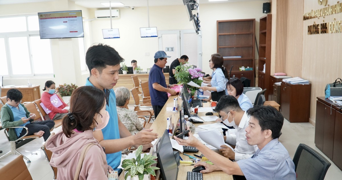 Công chức phường, xã TP.HCM ký sao y, chứng thực: Giảm tải áp lực