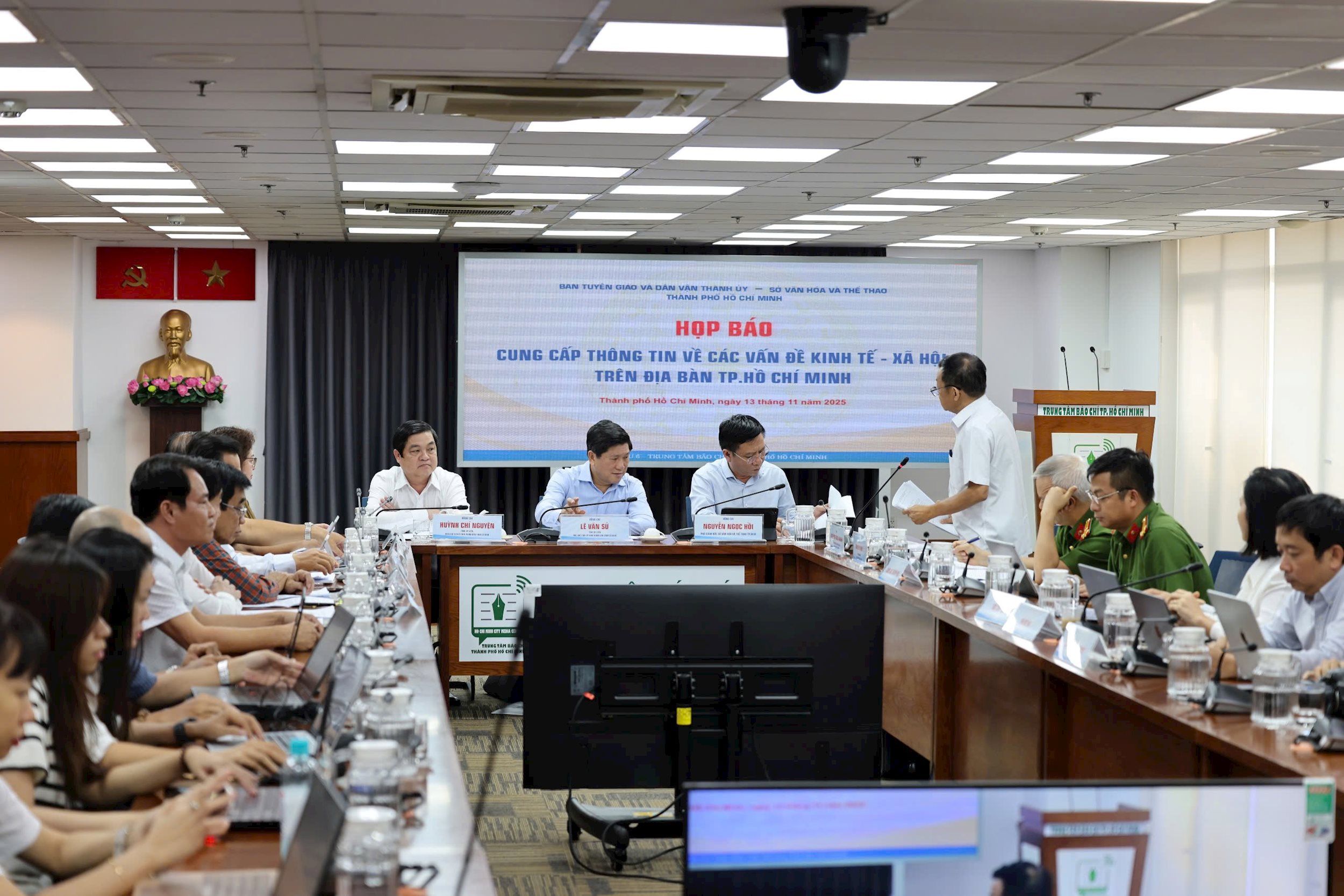 TP.HCM bước vào mùa cao điểm kích cầu, khuyến mãi cuối năm