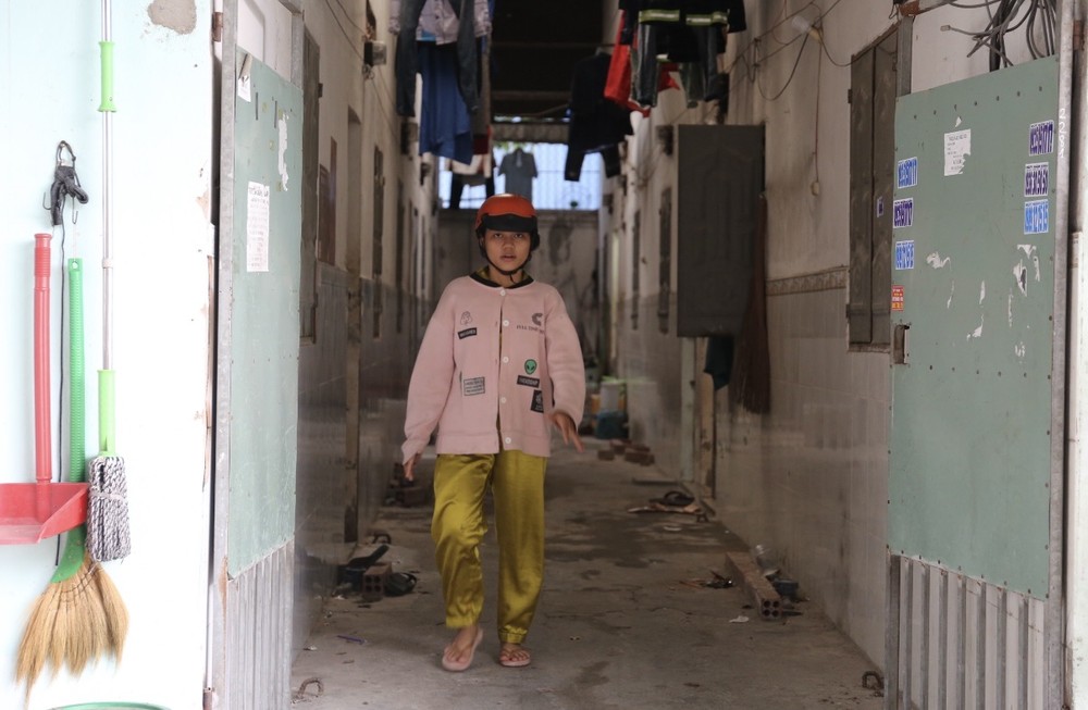 Regeringen kräver inga andra lönesänkningar när de regionala minimilönerna höjs. Foto: HN người lao động (4).jpg