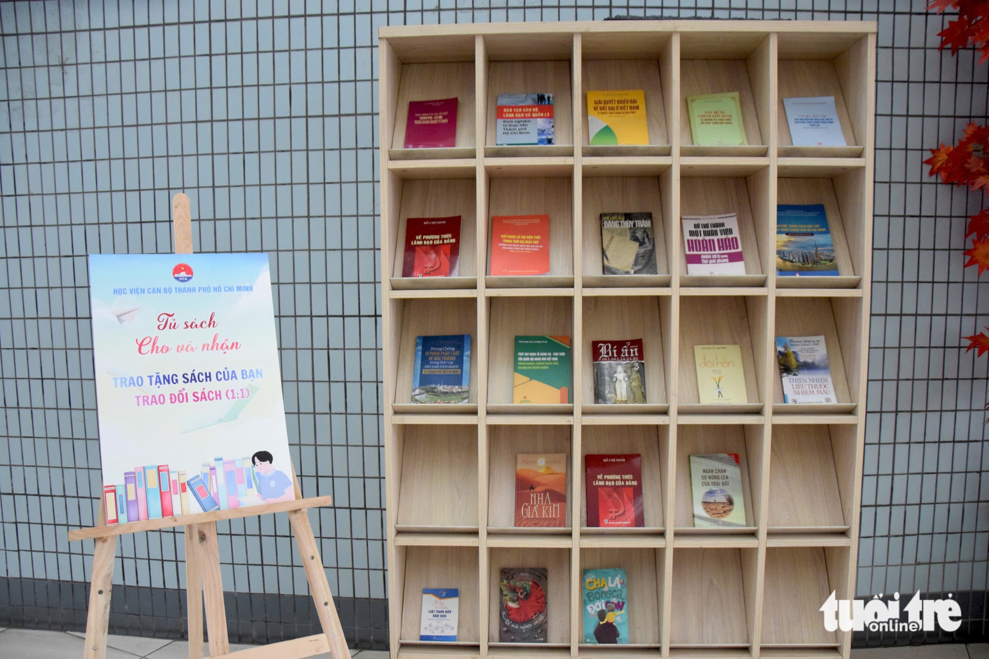 Học viện Cán bộ TP.HCM tổ chức Tuần lễ sách mừng Ngày Nhà giáo Việt Nam - Ảnh 7.