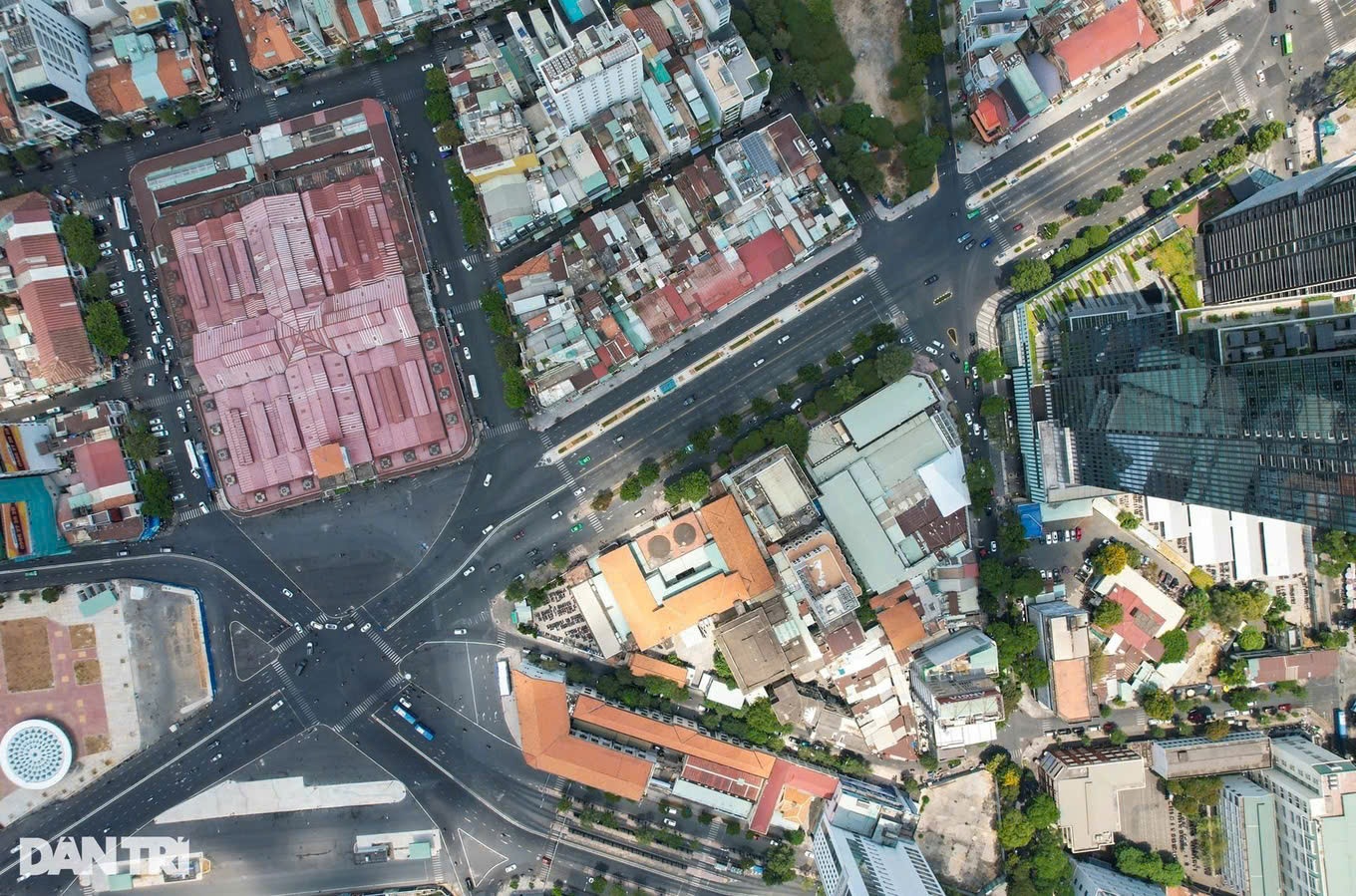 Điều chỉnh giao thông đường Lê Lợi ở trung tâm TPHCM trong 16 ngày - 1