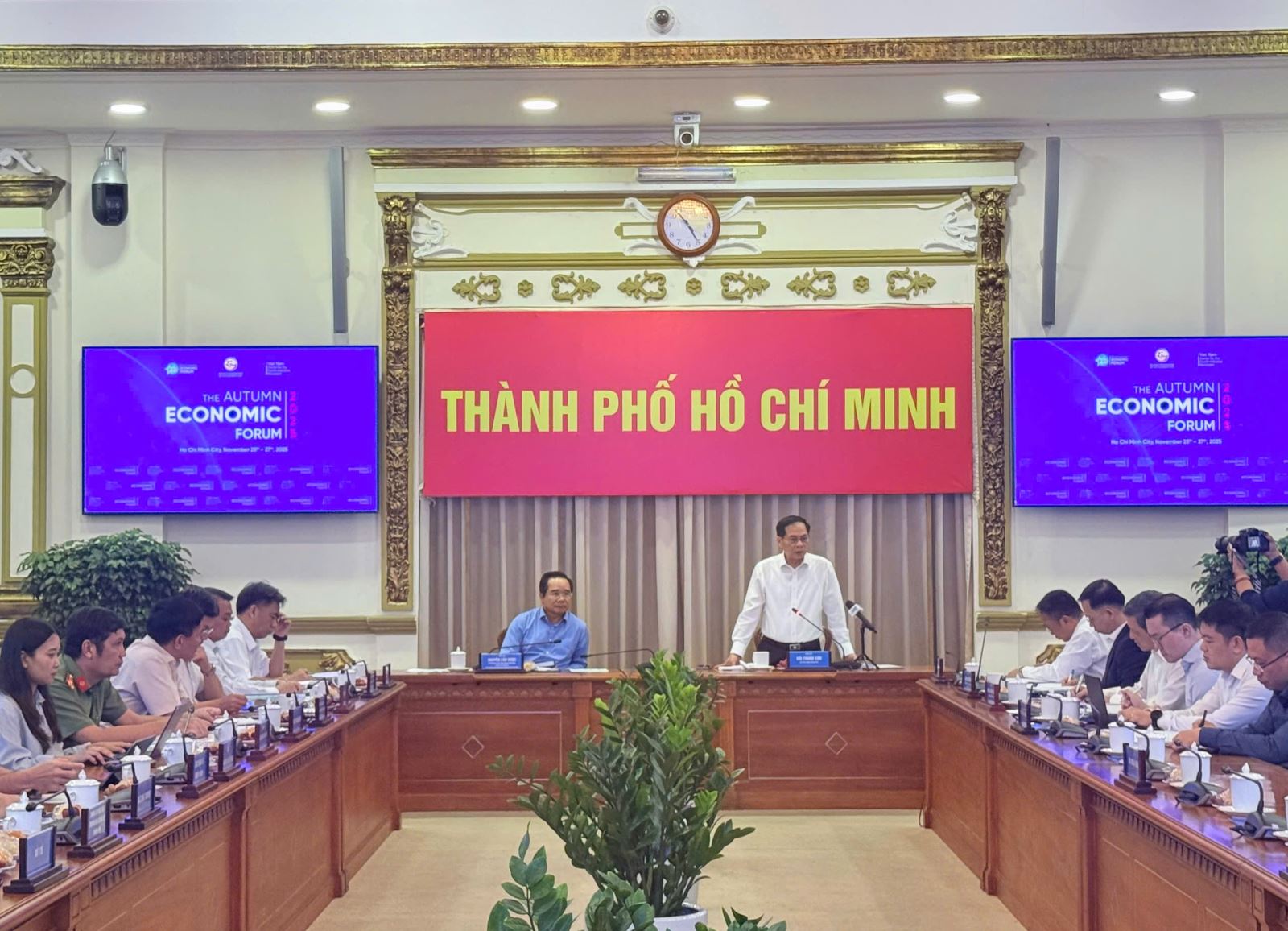 Phó Thủ tướng chỉ đạo TP Hồ Chí Minh hoàn tất mọi khâu chuẩn bị Diễn đàn Kinh tế mùa thu 2025