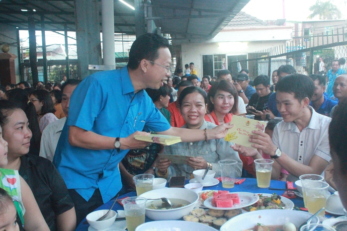 Những nhóm lao động nào được LĐLĐ TPHCM hỗ trợ 1 triệu đồng trong dịp Tết Bính Ngọ? - Ảnh 1.