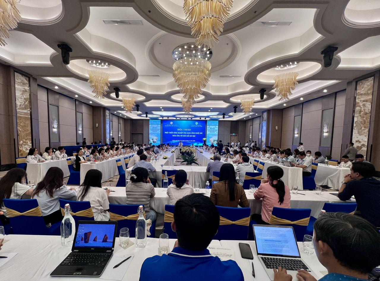 Thúc đẩy phát triển nông nghiệp công nghệ cao để thích ứng biến đổi khí hậu