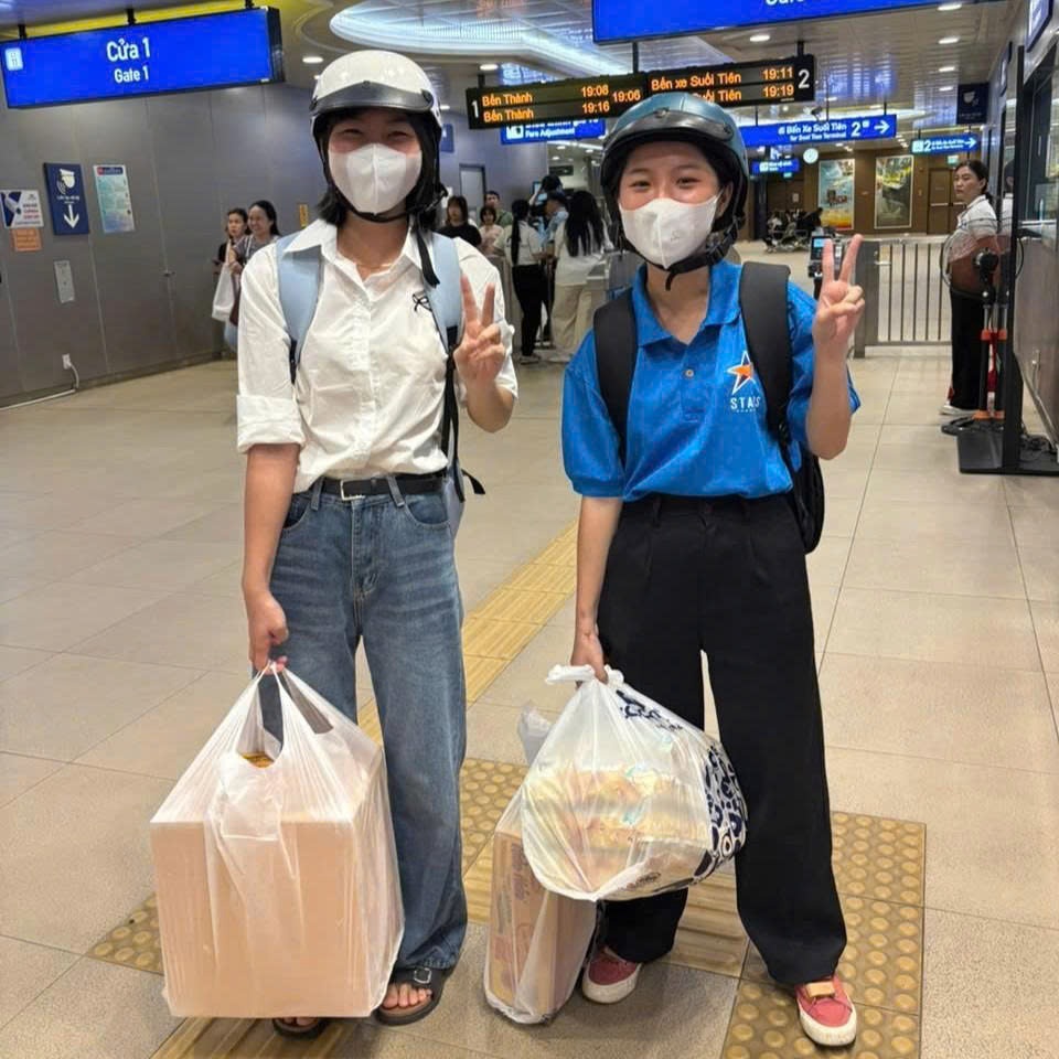 TPHCM dùng 14 nhà ga metro làm nơi tập kết hàng cứu trợ đồng bào vùng lũ - 2