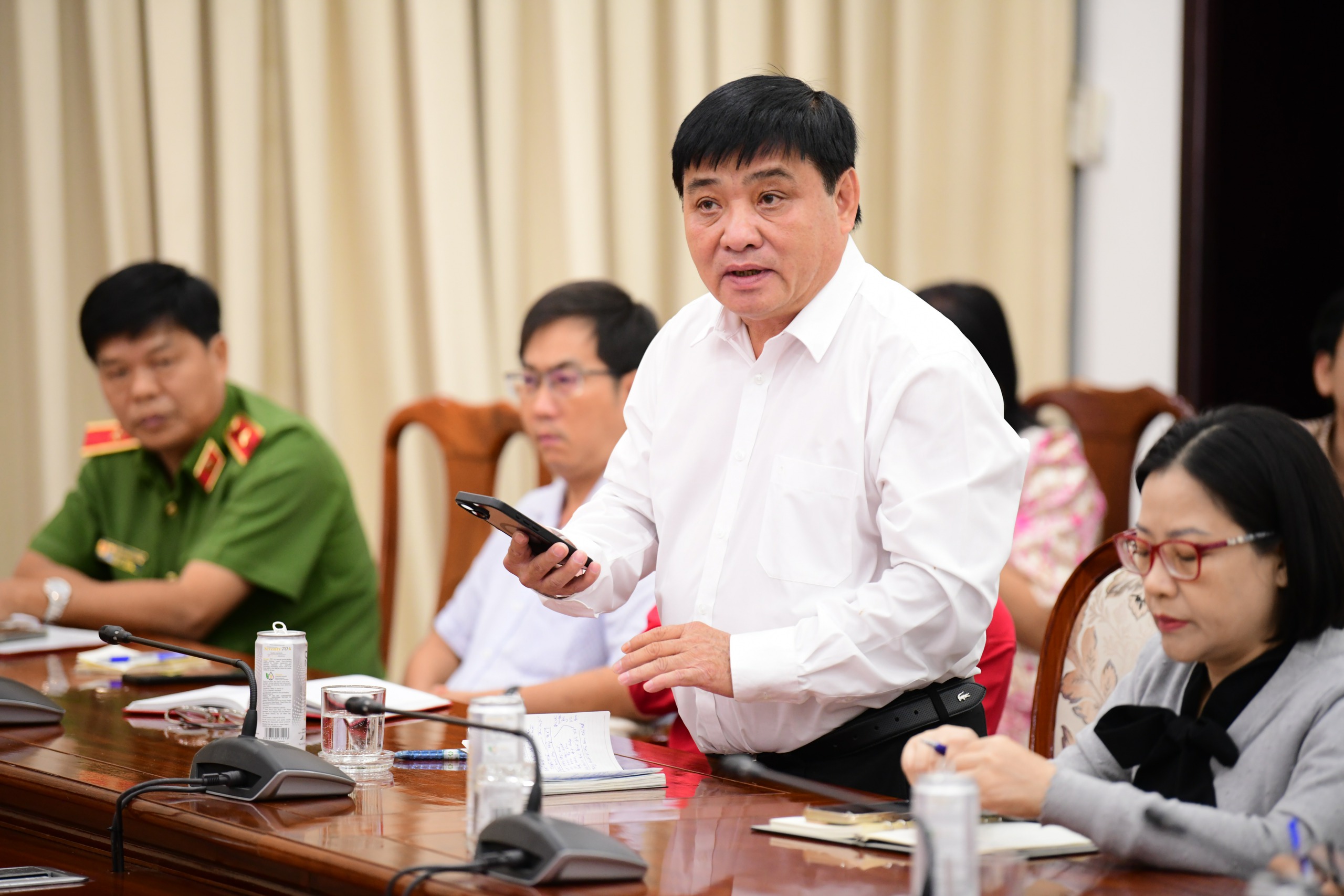 Ciudad Ho Chi Minh moviliza urgentemente todos los recursos para apoyar a las personas en las zonas afectadas por las inundaciones - Foto 3.