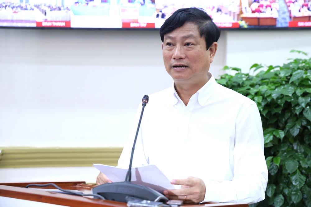 Ông Võ Văn Minh, Chủ tịch HĐND TP.HCM, Chủ tịch Ủy ban Bầu cử TP.HCM, phát biểu tại hội nghị. Ảnh: LÊ THOA bau-cu-tp.hcm-4.JPG