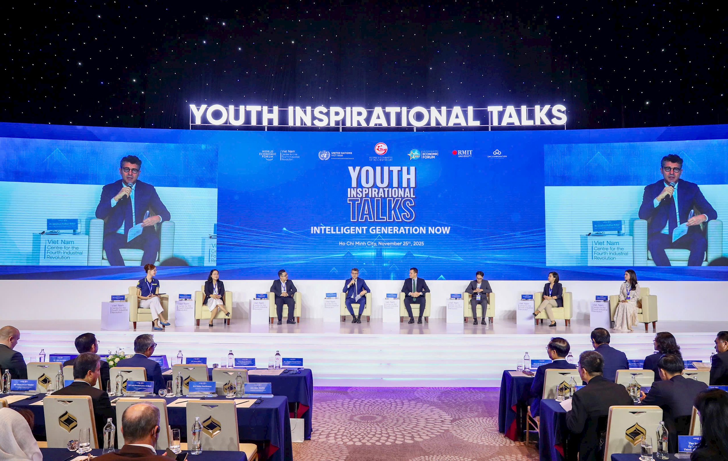 Chủ tịch UBND TP.HCM: Thành phố đặt nhiều kỳ vọng vào “Thế hệ thông minh đương thời”