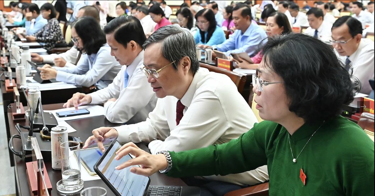 HĐND TPHCM sẽ chất vấn về công tác quản lý an toàn thực phẩm và chống ùn tắc giao thông