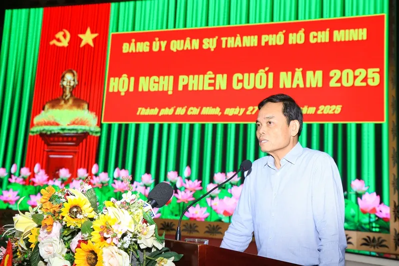 Bí thư Thành ủy TP.HCM Trần Lưu Quang yêu cầu lực lượng vũ trang TP.HCM, cấp ủy, chính quyền các phường, xã, đặc khu của TP phải quan tâm, chủ động thực hiện tốt nhiệm vụ quân sự, quốc phòng, biên phòng, gắn với phát triển kinh tế - xã hội ở địa phương. Ảnh: QUÂN KHU 7 Lực lượng vũ trang TP.HCM sẵn sàng ứng phó với thiên tai, sự cố-luc-luong-vu-trang-tp.hcm14.jpg