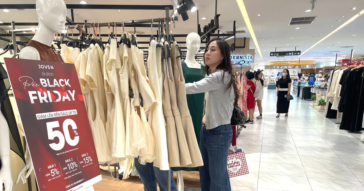 TP.HCM: Nhiều chương trình giảm giá lớn trong dịp Black Friday 2025