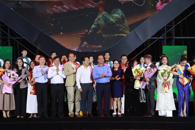 Tổng hợp thông tin báo chí liên quan đến TP. Hồ Chí Minh ngày 1/12/2025