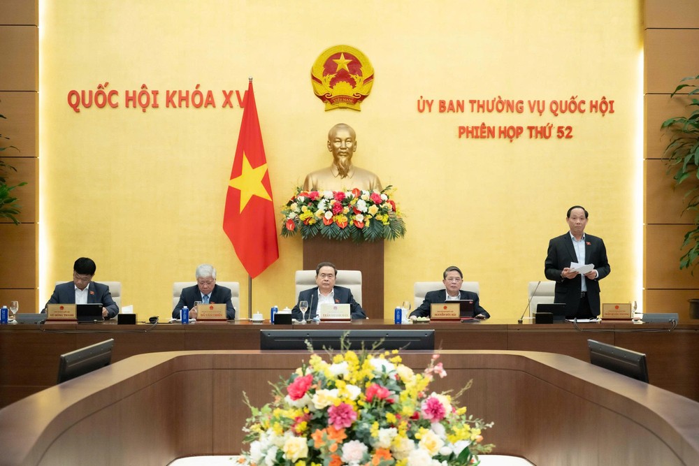 Phó Chủ tịch Quốc hội Trần Quang Phương điều hành thảo luận