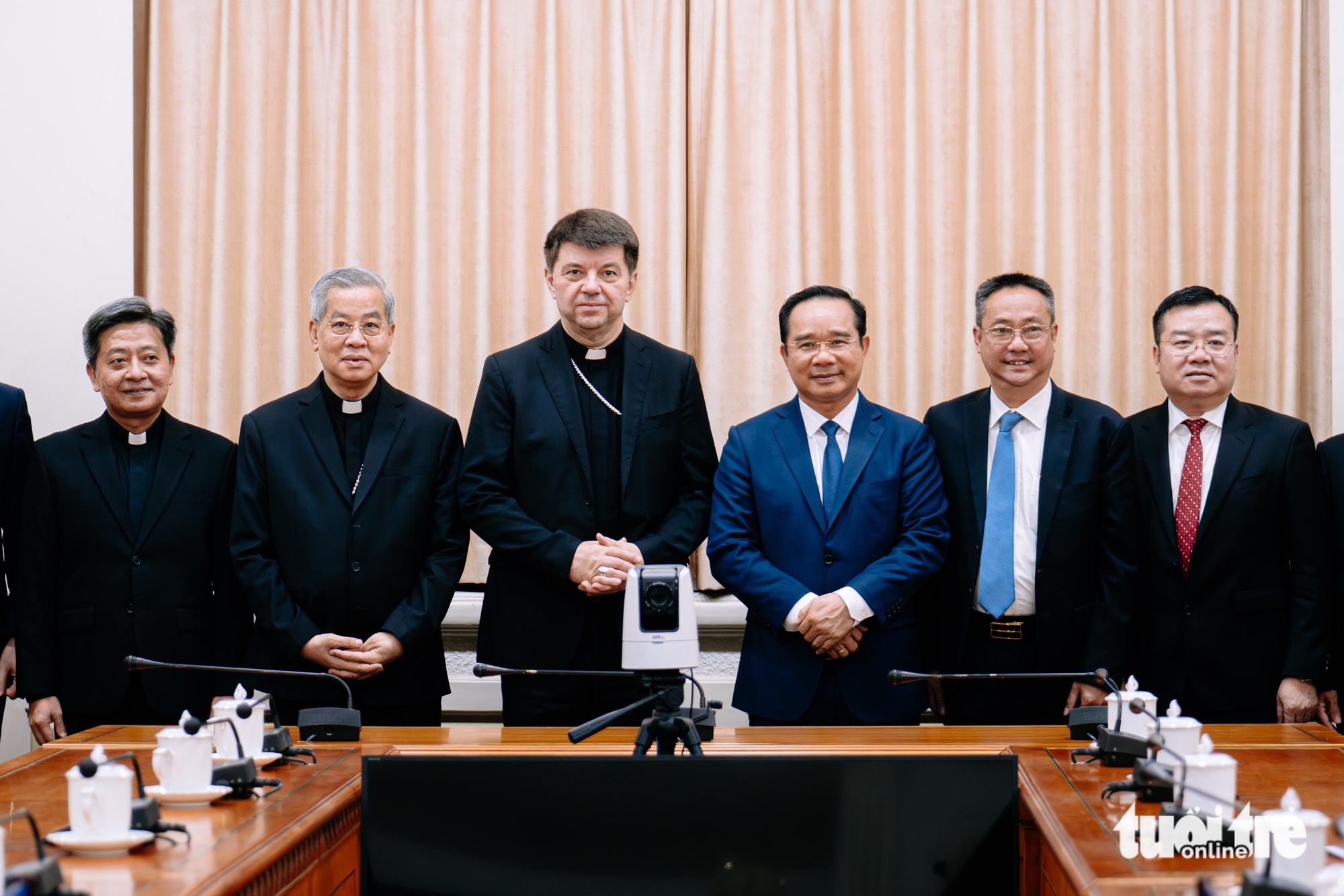 TP.HCM khẳng định đồng hành cùng cộng đồng Công giáo, làm sâu sắc hơn quan hệ Việt Nam - Vatican - Ảnh 1. TP.HCM khẳng định đồng hành cùng cộng đồng Công giáo, làm sâu sắc hơn quan hệ Việt Nam - Vatican - Ảnh 1.