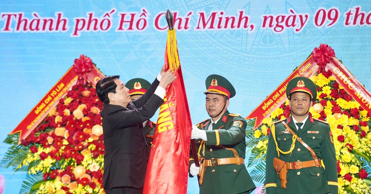 Chủ tịch nước trao danh hiệu Anh hùng Lực lượng vũ trang Nhân dân cho Quân khu 7