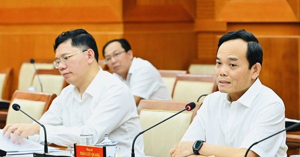 Bí thư Thành ủy TPHCM chủ trì cuộc họp thúc đẩy giải ngân vốn đầu tư công