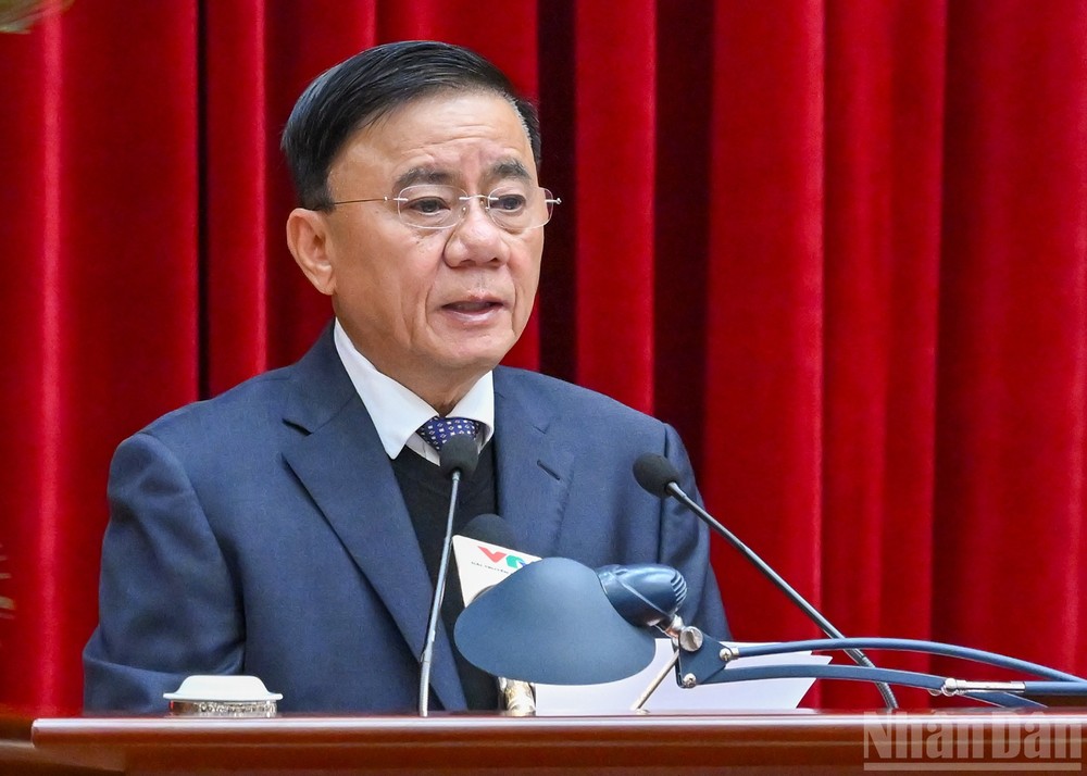 Постоянный член Секретариата Тран Кам Ту. Фото: Нхан Дан. tong-bi-thu-khong-de-co-khoang-trong-vung-toi-ma-kiem-tra-giam-sat-cua-dang-khong-vuon-toi-duoc-tran-cam-tu.jpg