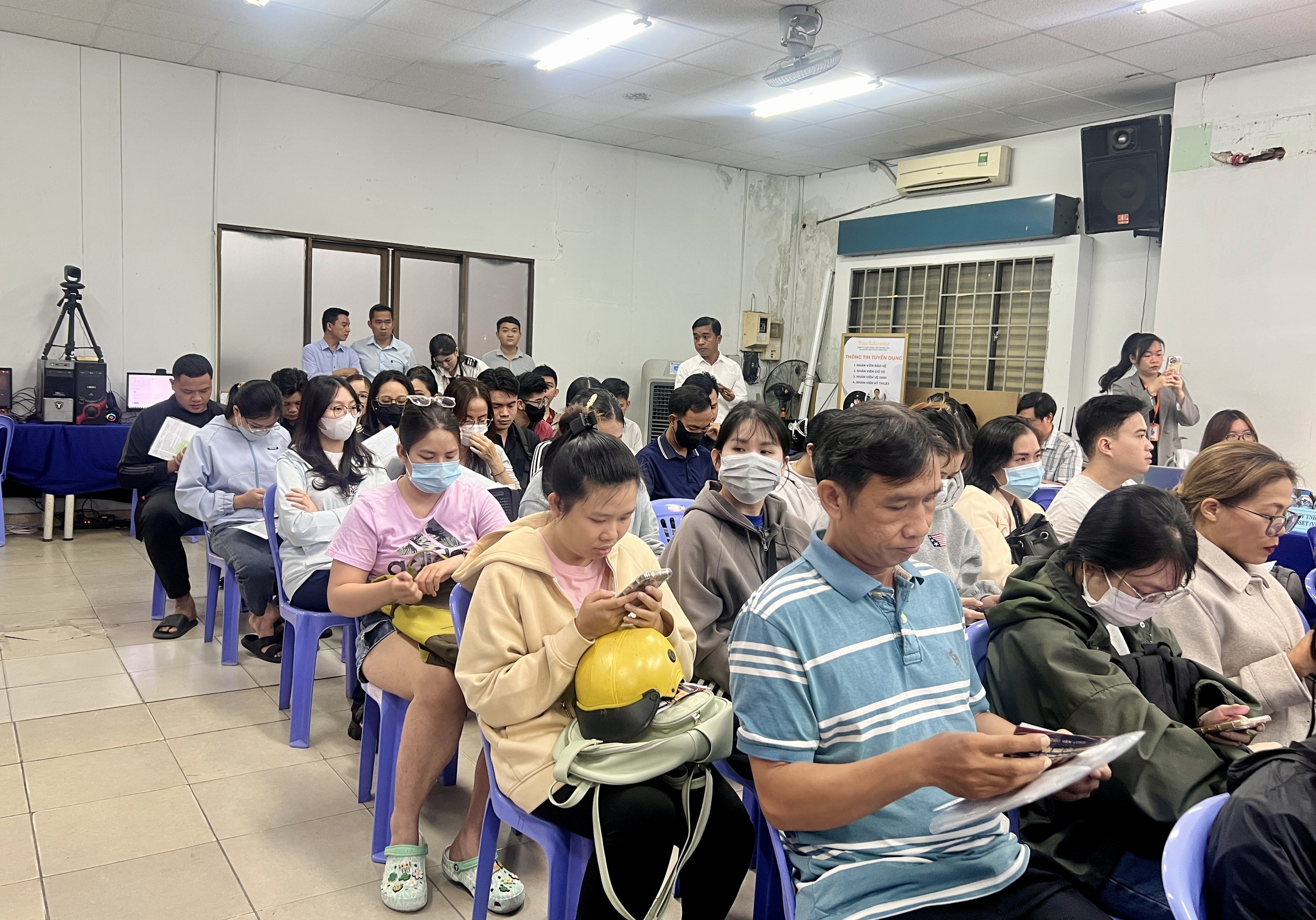 Việc làm tết 2026 ở TP.HCM, đi làm ngay với thu nhập 8 - 15 triệu đồng- Ảnh 3.