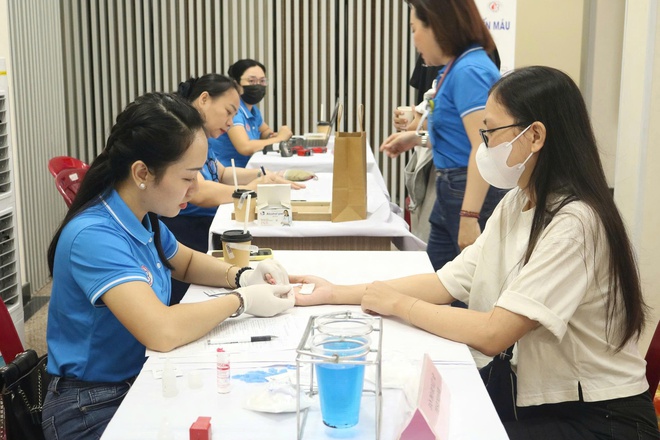 Tổng giám mục giáo phận TP.HCM kêu gọi hiến máu ở nhà thờ Đức Bà - Ảnh 7.