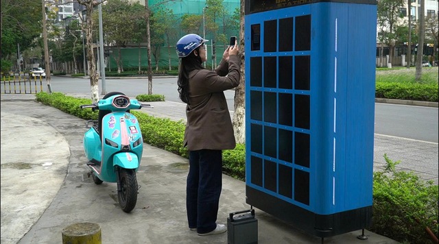 TP.HCM sẽ có 20.000 tủ đổi pin cho xe máy điện trên vỉa hè- Ảnh 2.