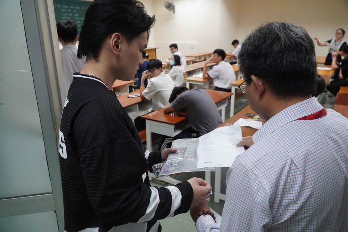 Xét tuyển vào ĐHQG TP HCM, không bắt buộc thi đánh giá năng lực - Ảnh 1.