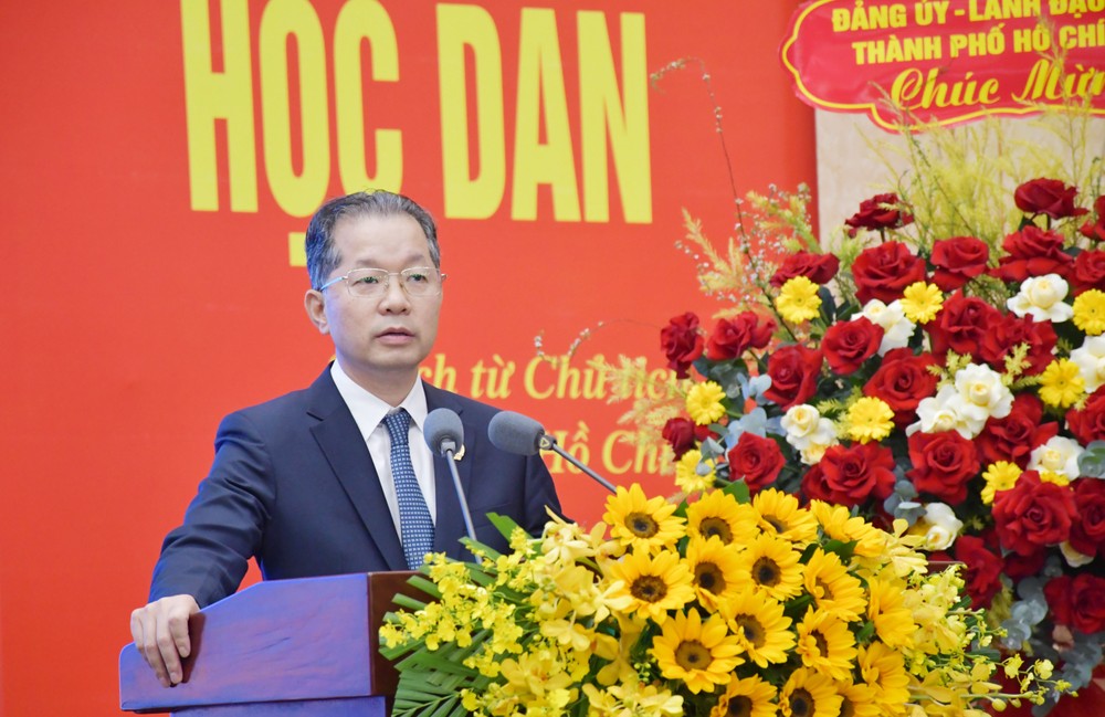 Đồng chí Nguyễn Văn Quảng, Ủy viên Trung ương Đảng, Bí thư Đảng ủy, Chánh án TAND Tối cao phát biểu tại hội nghị sử dụng 4.jpg