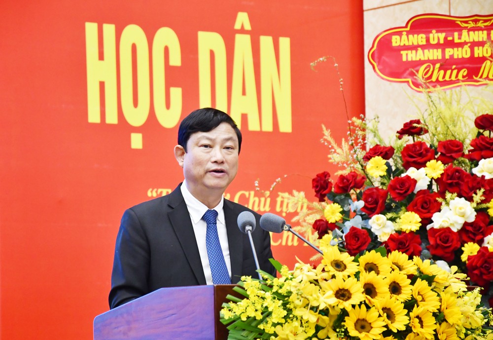 Đồng chí Võ Văn Minh, Phó Bí thư Thành ủy, Chủ tịch HĐND TPHCM phát biểu tại hội nghị sử dụng 5.jpg