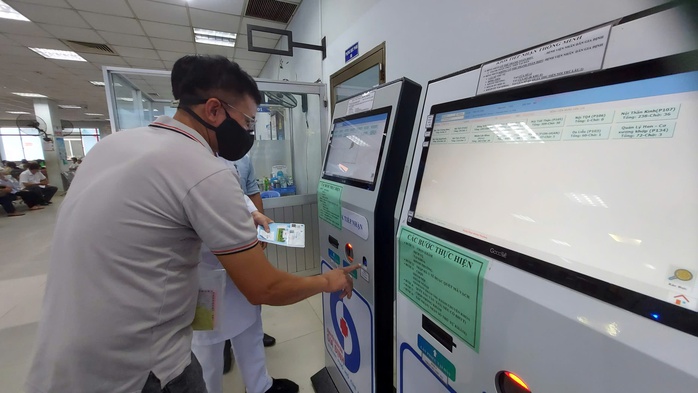 Người dân TPHCM đi khám bệnh không hài lòng có thể phản ánh ngay - Ảnh 1.