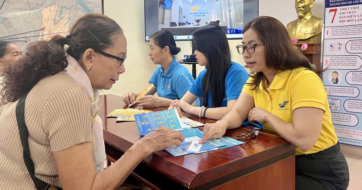 Người cao tuổi ở TP.HCM được cấp BHYT miễn phí cần làm gì khi thẻ hết hạn?