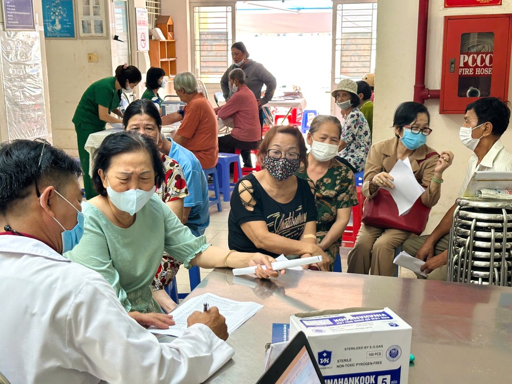 TP.HCM: Dừng khám chữa bệnh BHYT ban đầu tại 4 cơ sở từ năm 2026. Ảnh: TRẦN MINH z6620980398374_44f099b493d4a58b5e22eaa4f63729e0.jpg