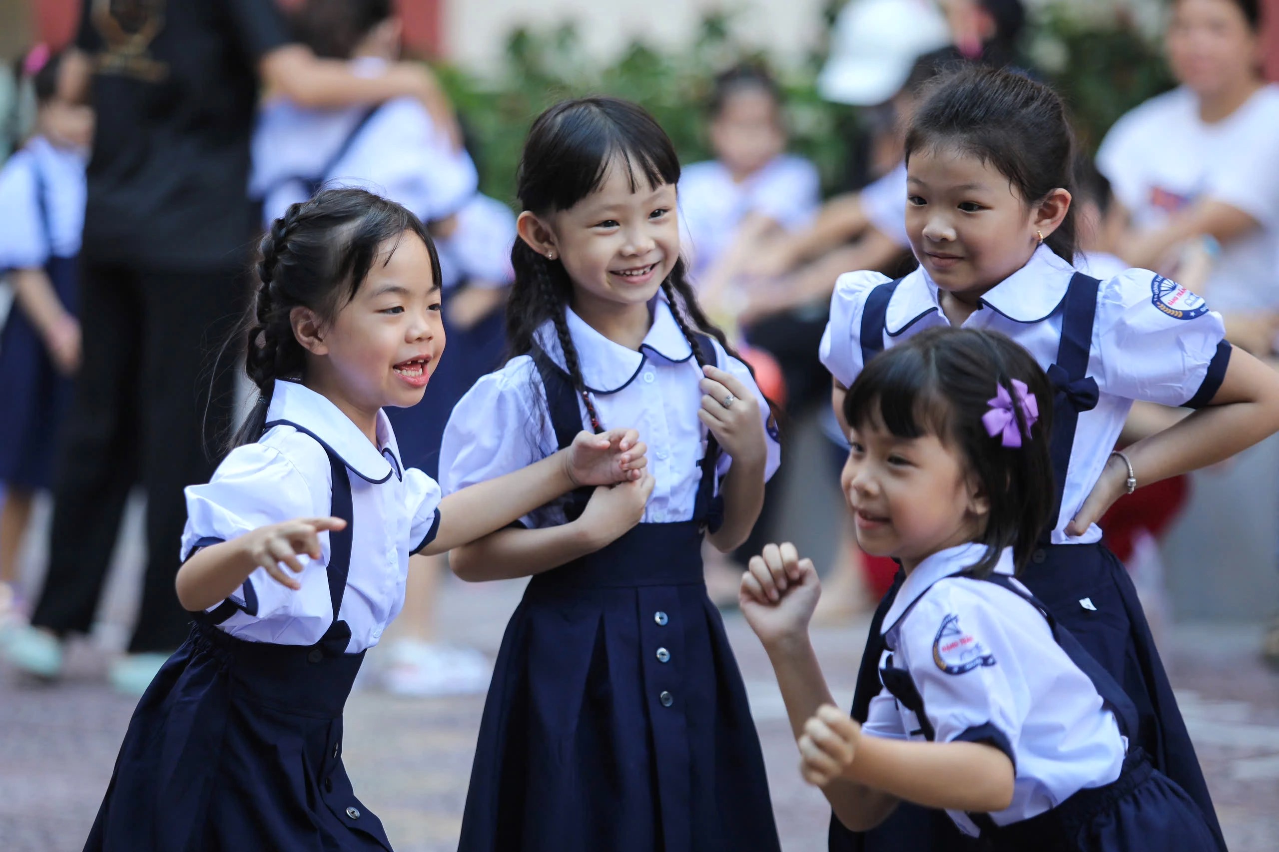 TP.HCM bổ sung 910 tỉ triển khai miễn, hỗ trợ học phí - Ảnh 1.