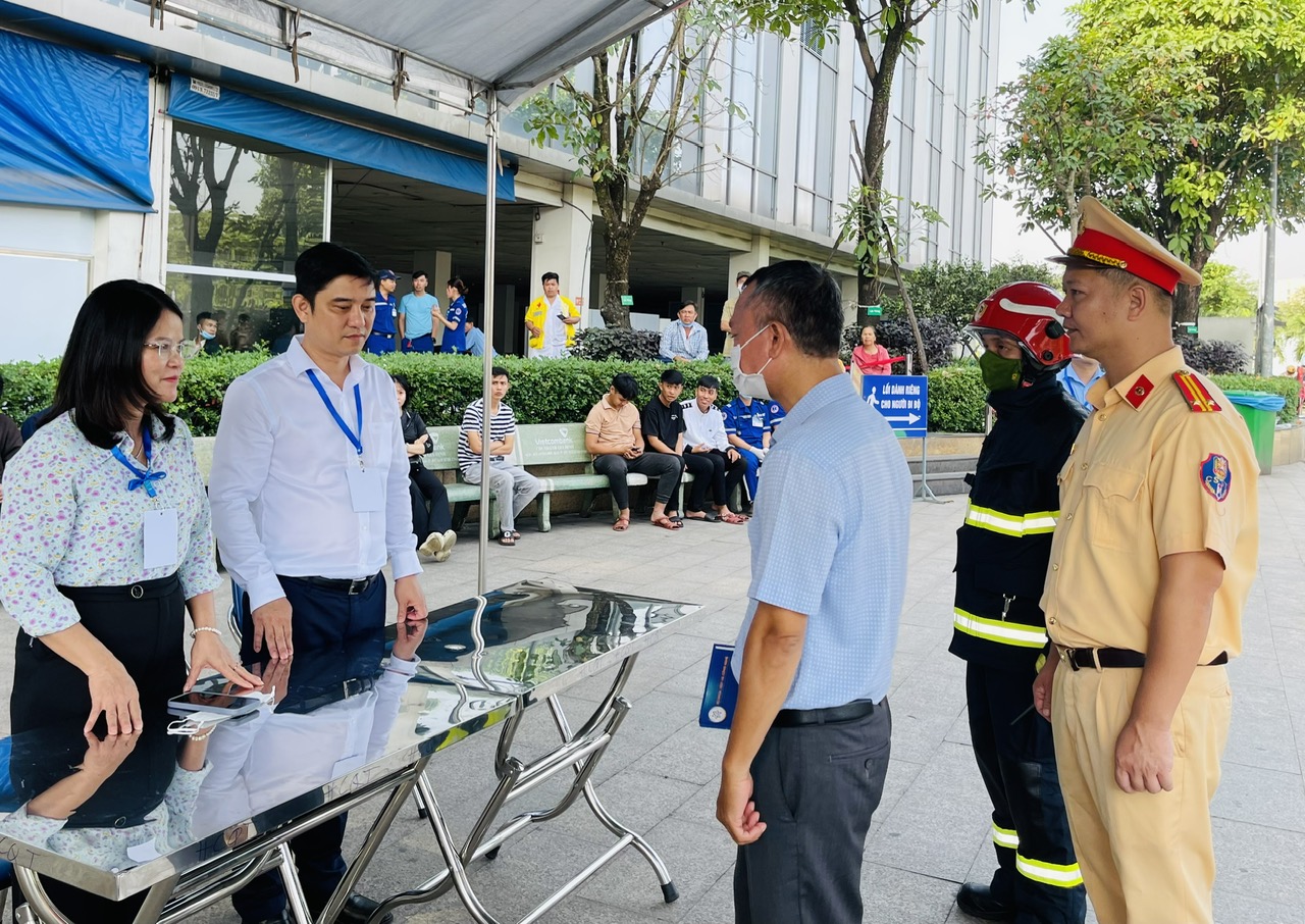 TP.HCM dẫn đầu cả nước về ứng dụng công nghệ bức xạ, tiềm ẩn sự cố- Ảnh 3. TP.HCM dẫn đầu cả nước về ứng dụng công nghệ bức xạ, tiềm ẩn sự cố- Ảnh 3.