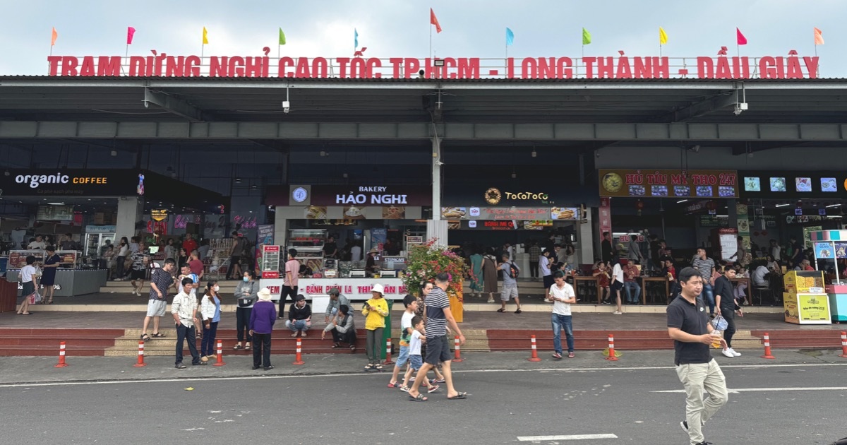 Trạm xăng dầu trên cao tốc TPHCM - Long Thành - Dầu Giây tiếp tục hoạt động