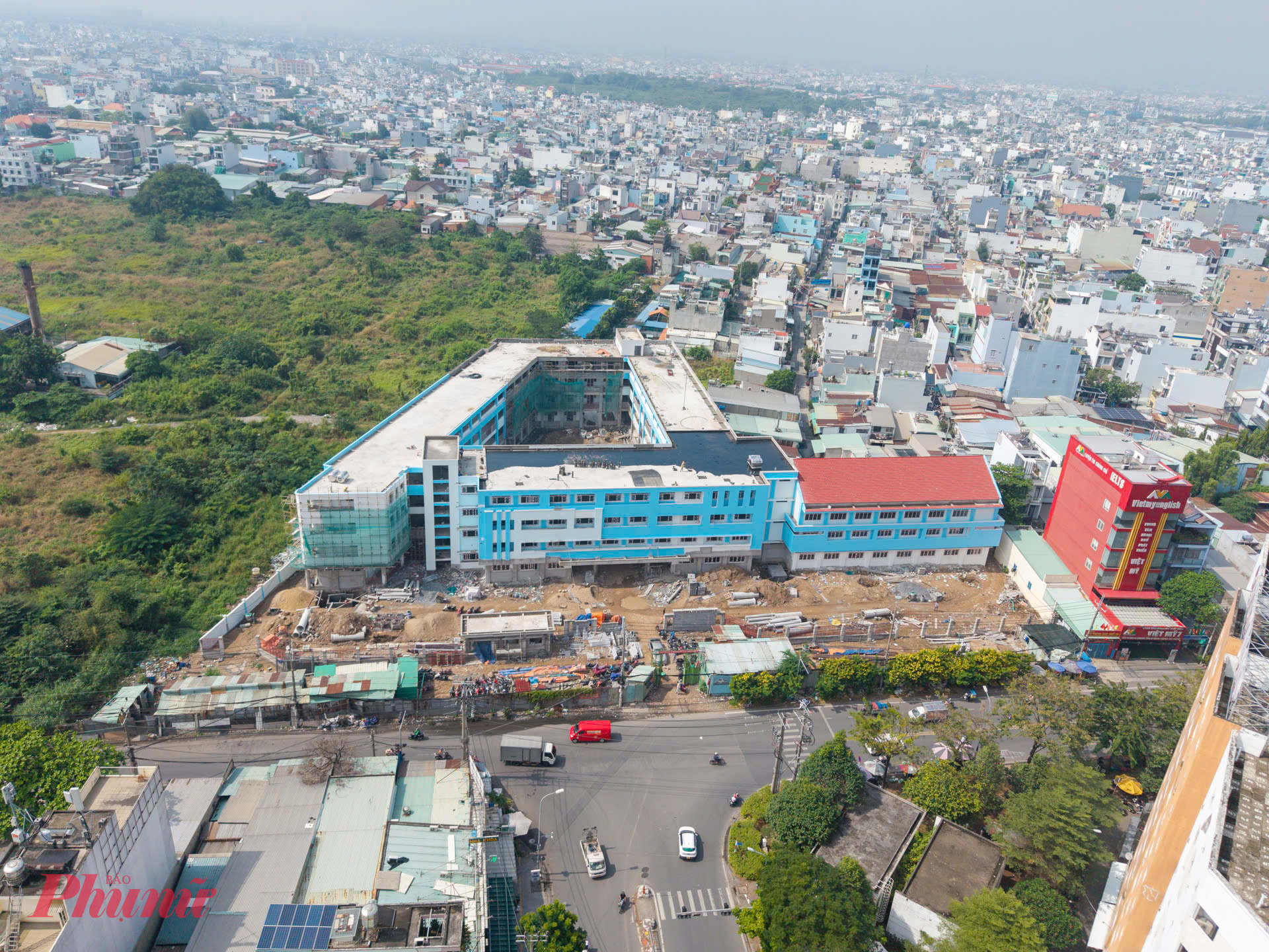 Toàn cảnh Trường Tiểu học Trần Đại Nghĩa trên khu đất từng là nghĩa trang Bình Hưng Hòa.