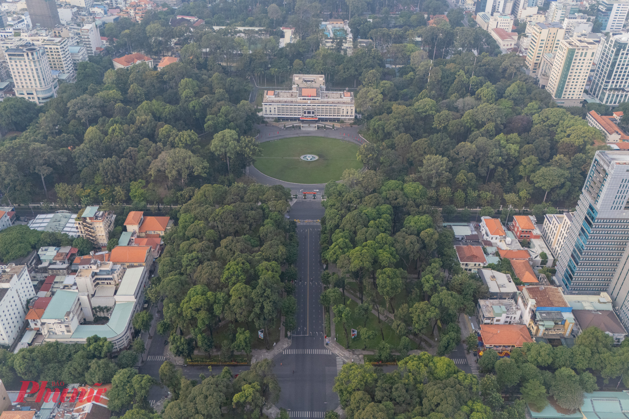 Tạm ngưng tất cả các phương tiện lưu thông vào một số tuyến đường trung tâm TPHCM từ ngày 9/1 Đường Lê Duẩn (đoạn diễn ra giải chạy) cấm các phương tiện lưu thông vào.