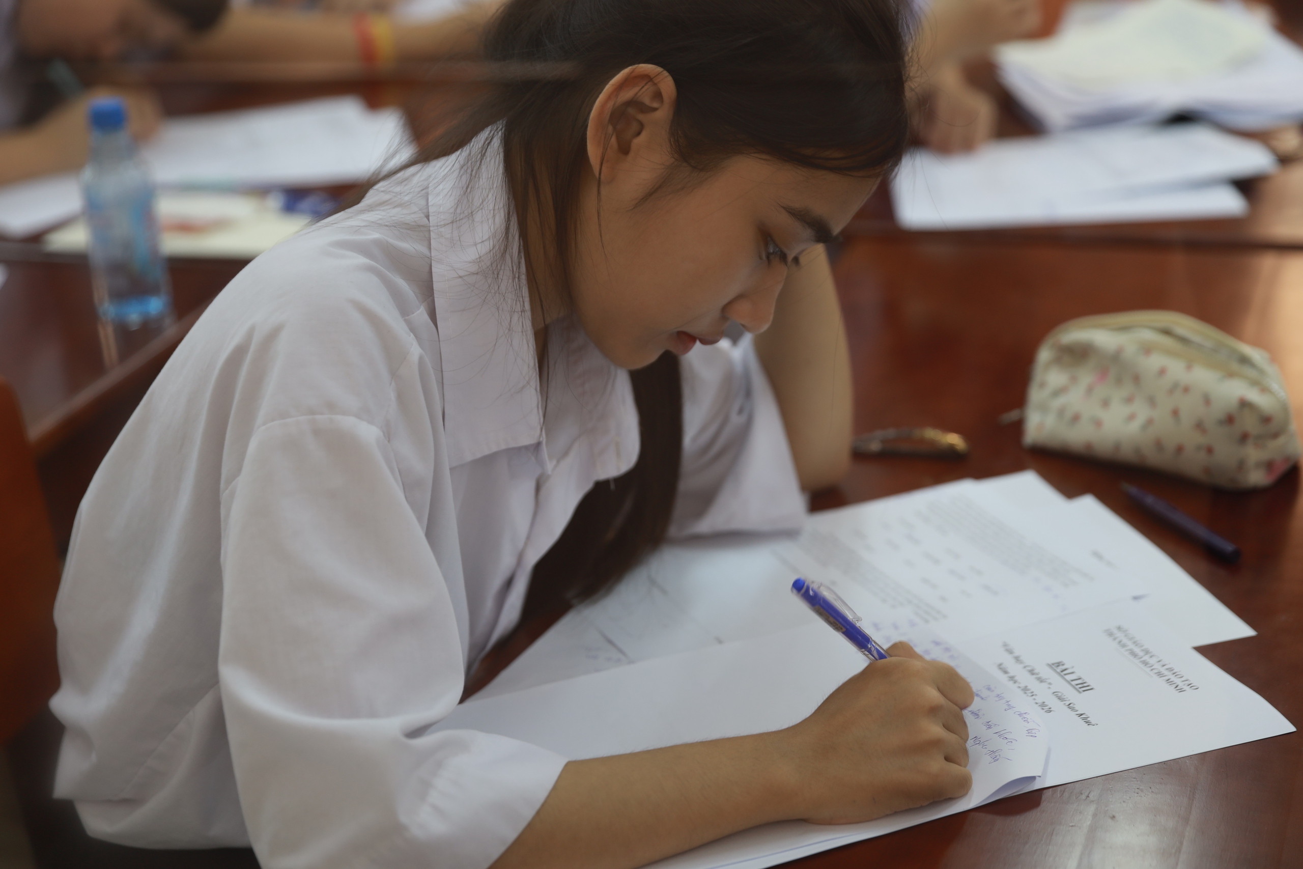 Ấn tượng với đề thi 'văn hay chữ tốt' ở TP.HCM - Ảnh 1.